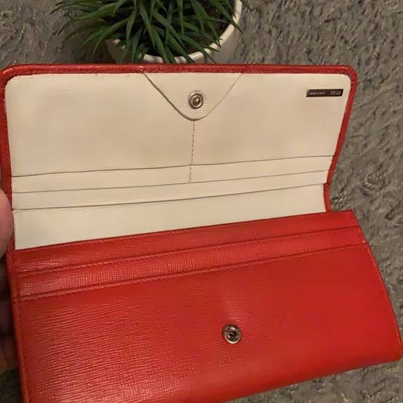 FENDI Wallet - Picture 3 of 16